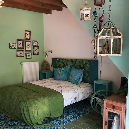 'La Menagerie' Bed & Breakfast Châteauvieux Екстериор снимка